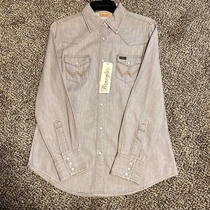 New wrangler long sleeve button up